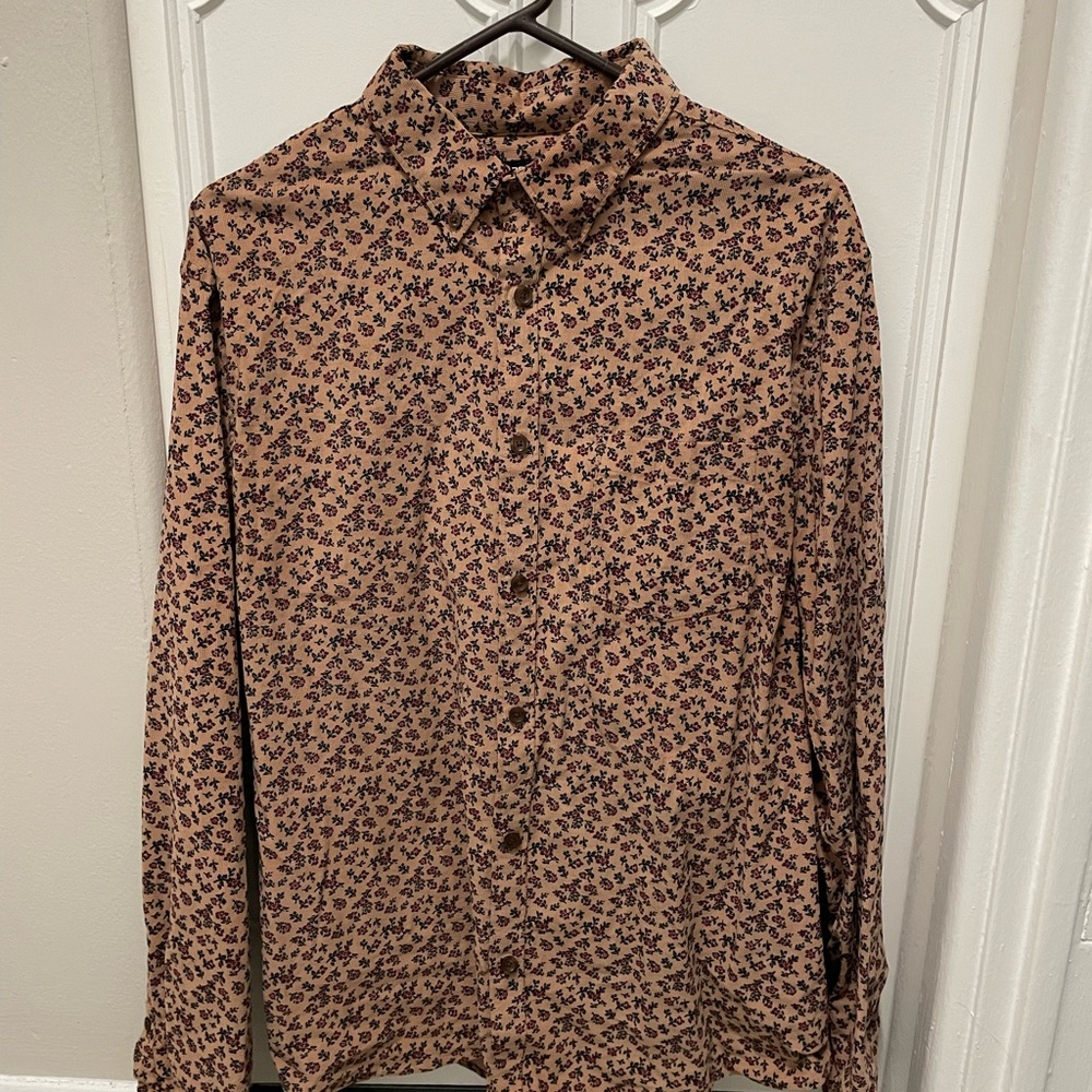 Casual dress shirt.